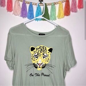 Wildfox Green Leopard Short Sleeve Graphic Tee Size Medium